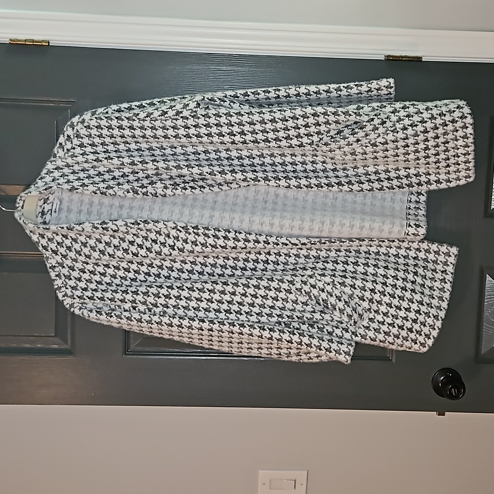 LARGE Reitmans sweater cardigan